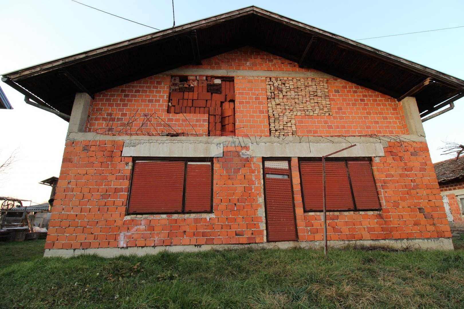 بيت في ليكينيك, سيساكو موسلافاكا زوبانيجا 12032280