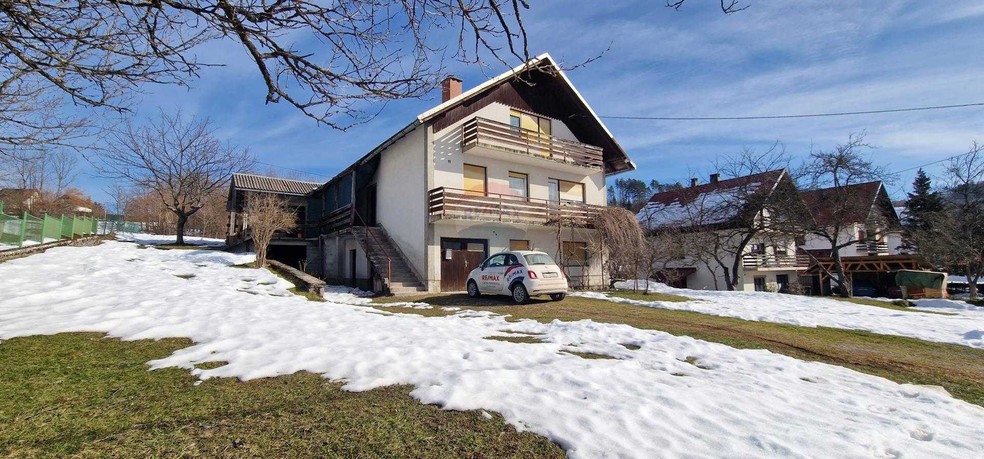 σπίτι σε Brod Moravice, Primorsko-Goranska Zupanija 12032289