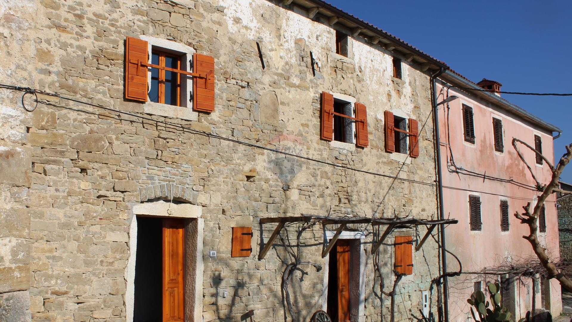 House in Oprtalj, Istarska Zupanija 12032299