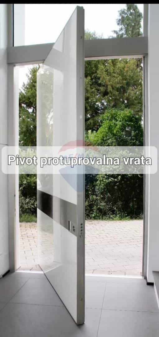 σπίτι σε Brtonigla, Istarska županija 12032463