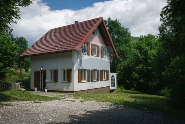 Dom w Mrkopalj, Zupanija Primorsko-Gorańska 12032521