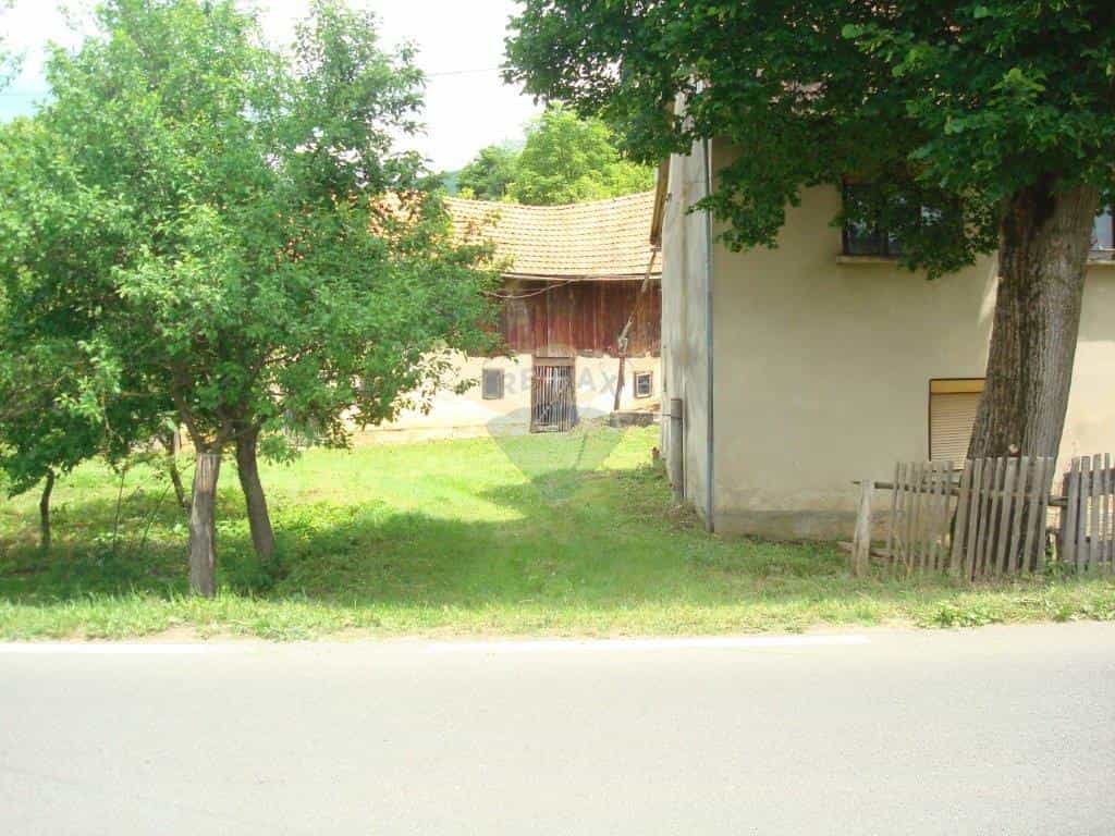casa en Kompolje, Ličko-senjska županija 12032608