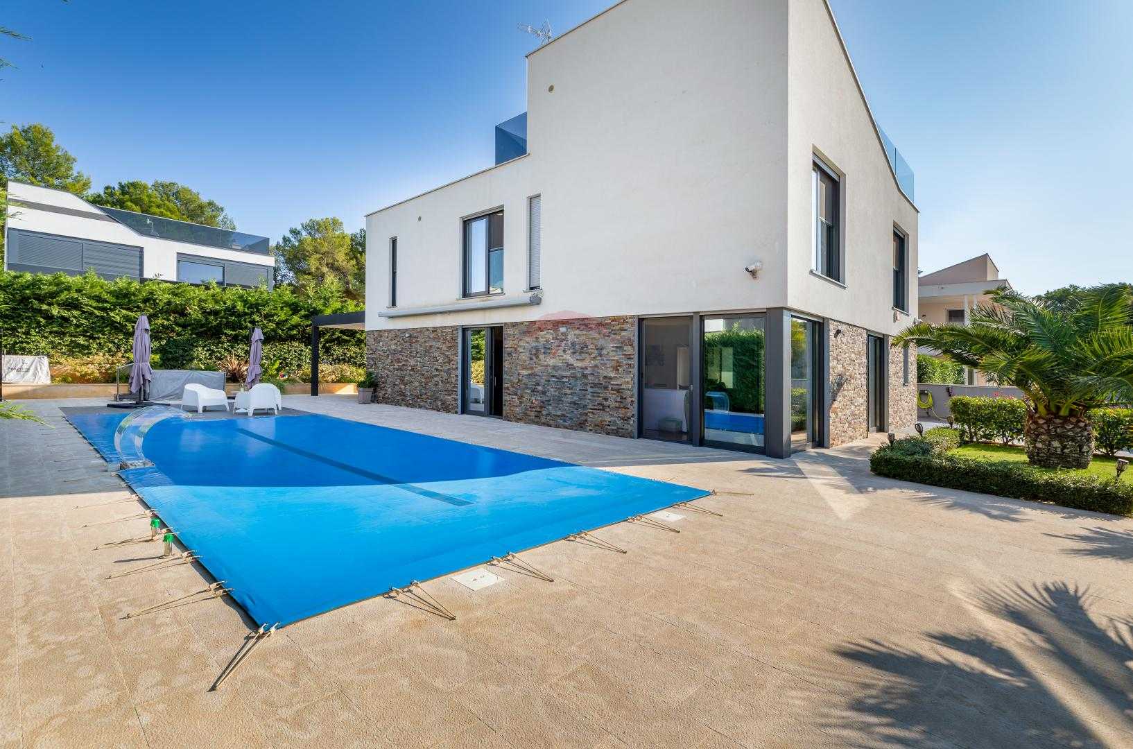 Будинок в Fazana, Istarska Zupanija 12032644