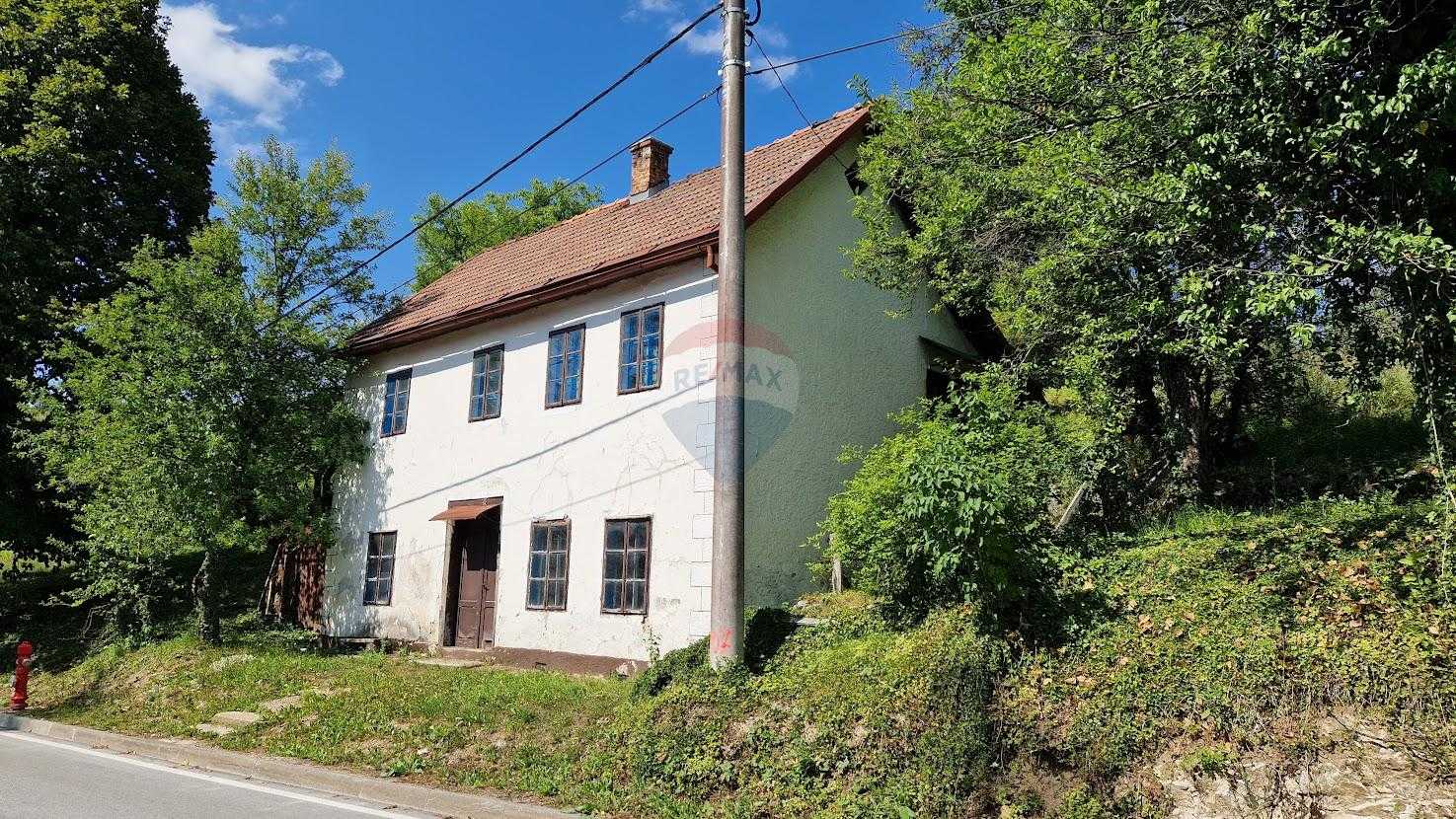 Huis in Brod Moravice, Primorsko-Goranska Zupanija 12032735