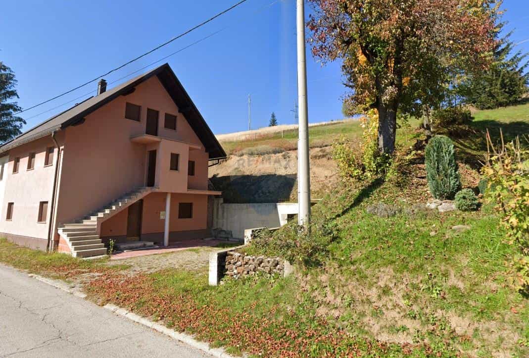 casa no Ravna Gora, Primorsko-Goranska Zupanija 12032738