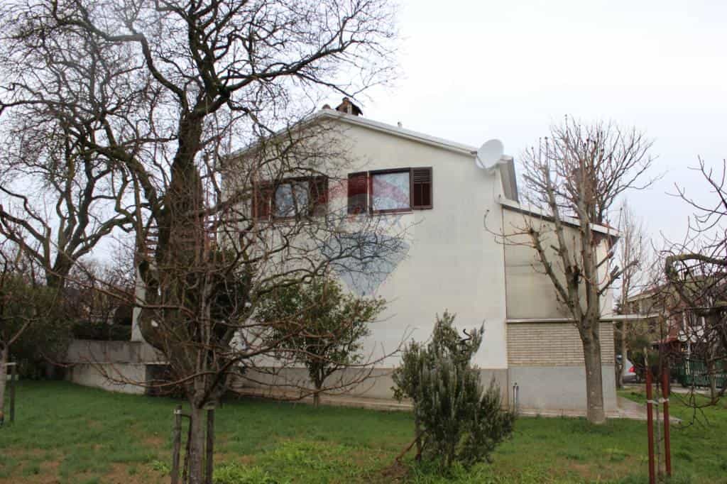 House in Pula, Istarska Zupanija 12032741