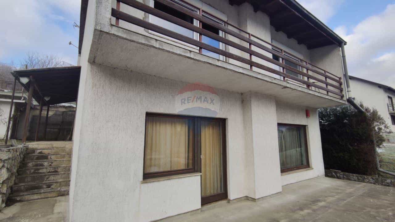 Casa nel Cucerje, Zagreb, Grad 12032796