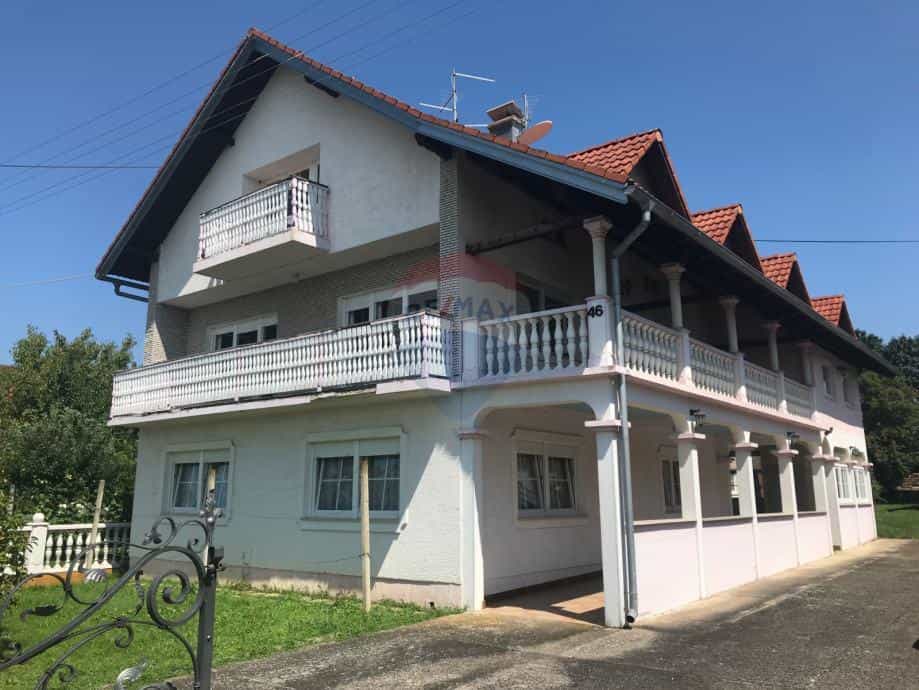 房子 在 Pisarovina, Zagrebacka Zupanija 12032818