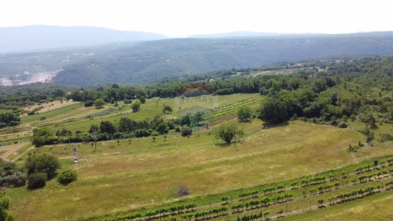 Tanah di pican, Istarska Zupanija 12032907