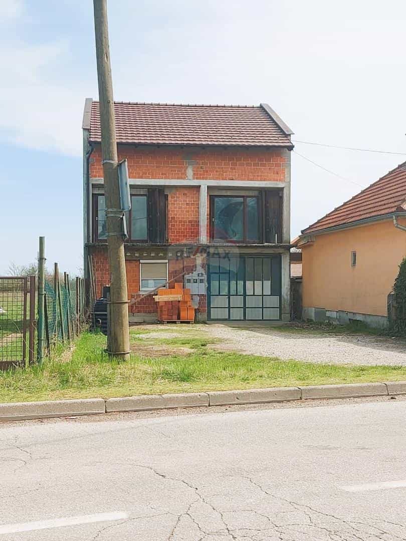Casa nel Hrasce Turopoljsko, Zagabria, Laurea 12032959