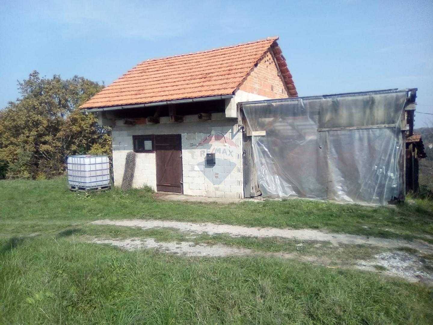 casa en Netretić, Karlovačka Županija 12032973