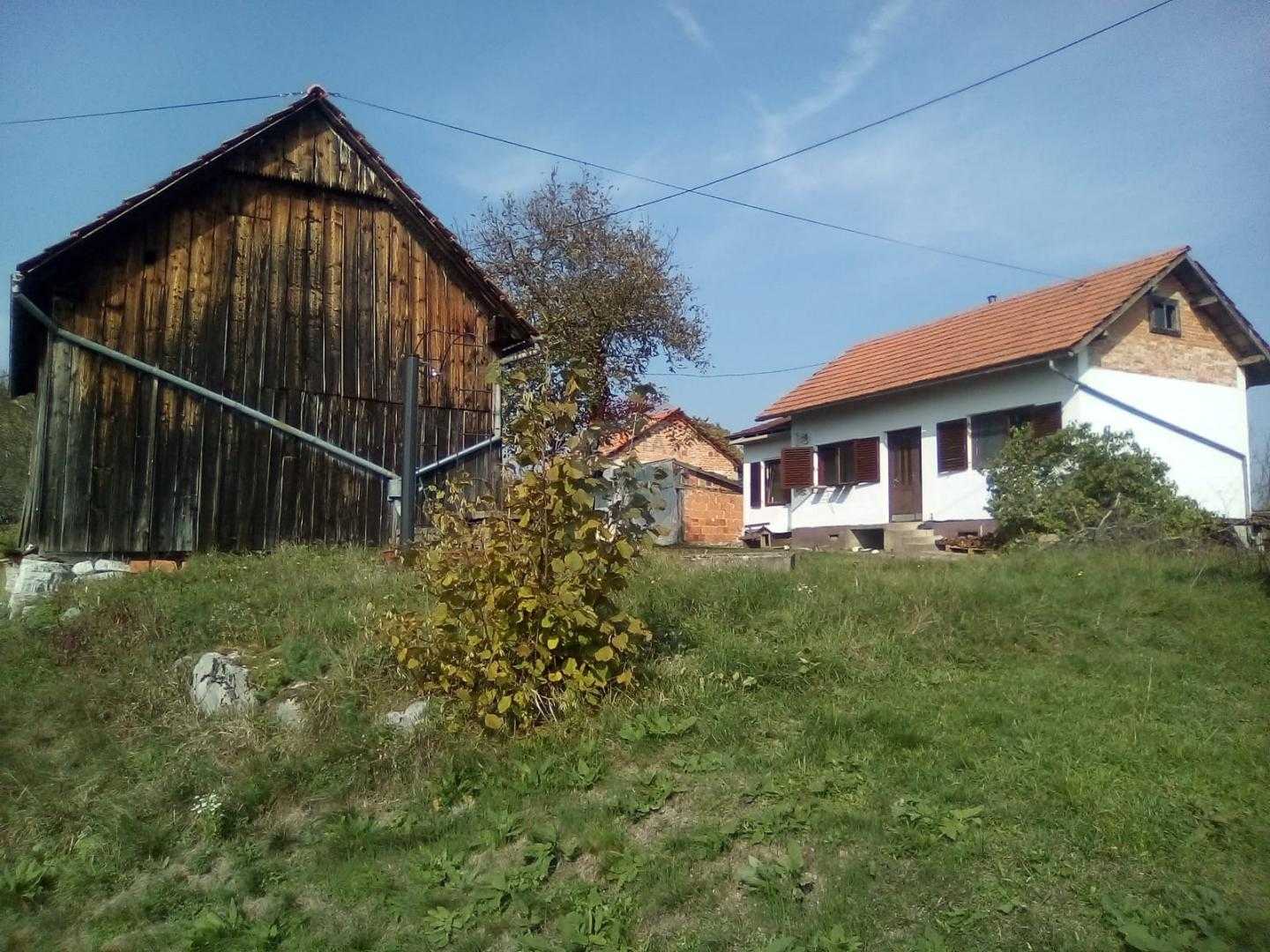 房子 在 Donje Stative, Karlovačka županija 12032973