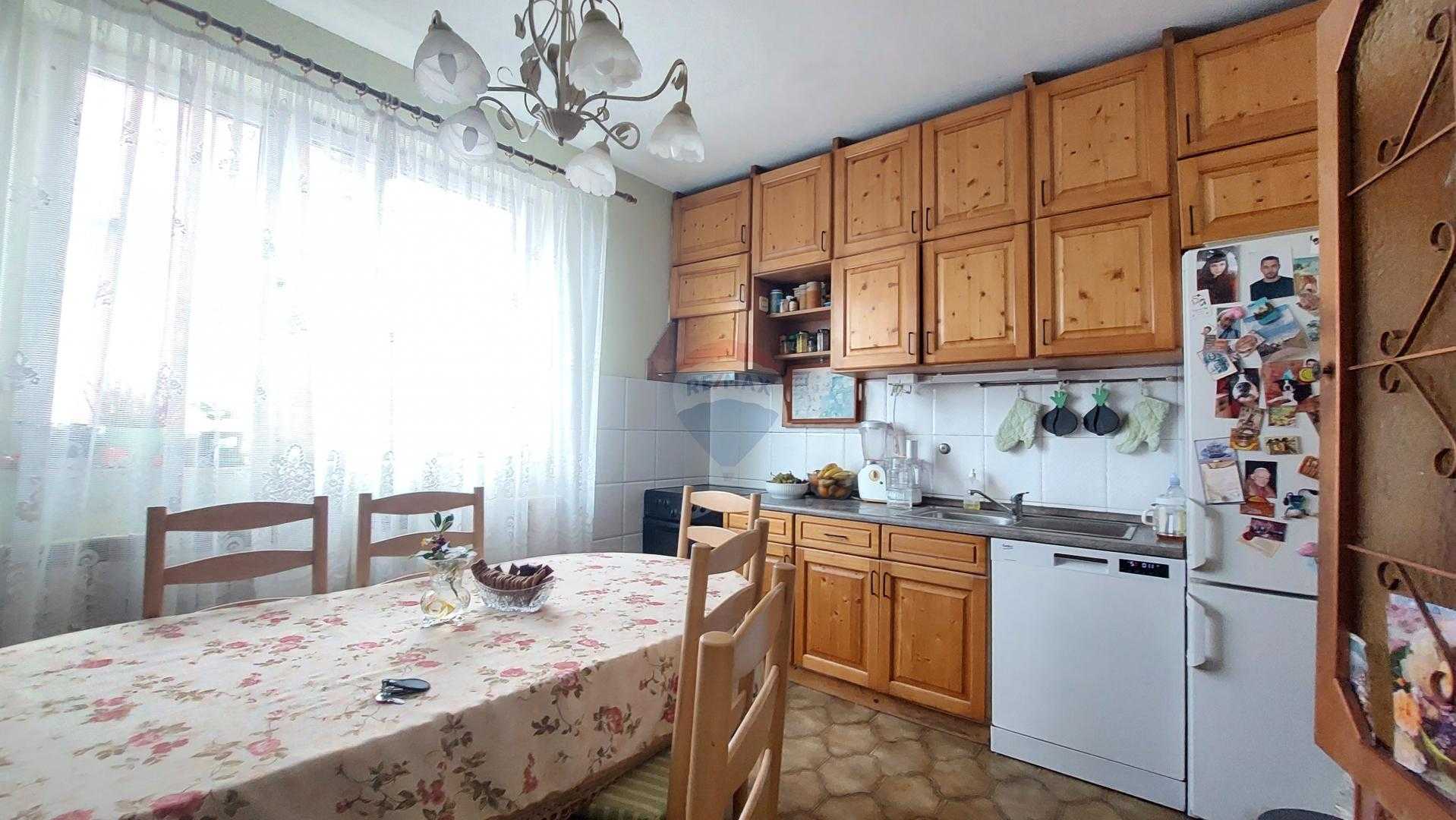 Huis in Hosti, Primorsko-Goranska Zupanija 12033012