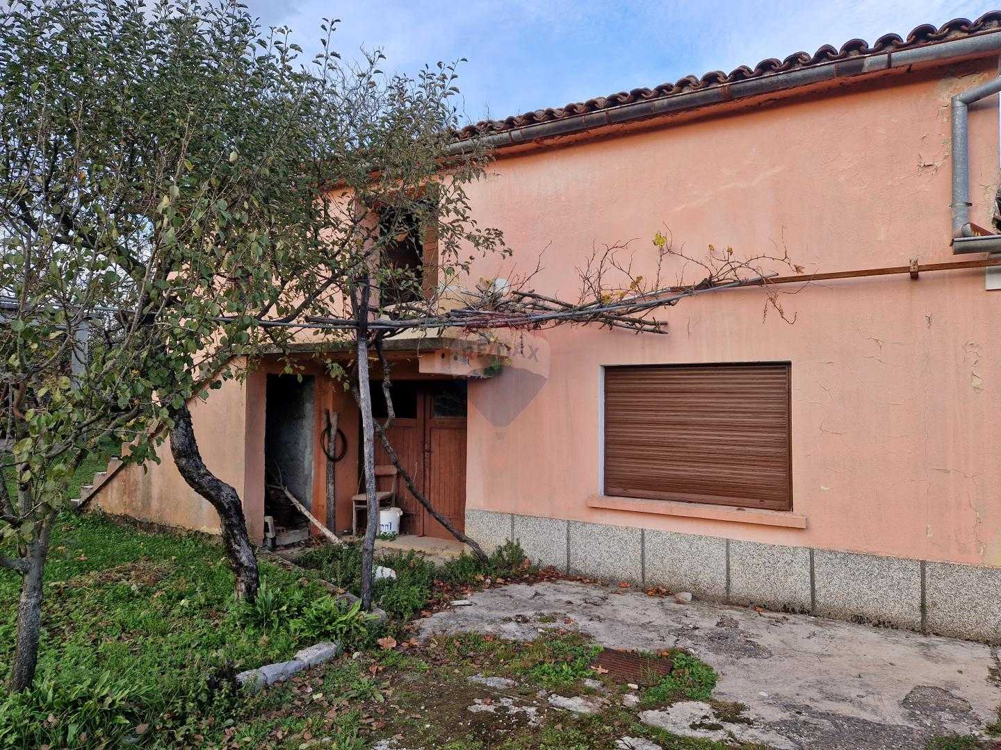 房子 在 Veli Brgud, Primorsko-goranska županija 12033041