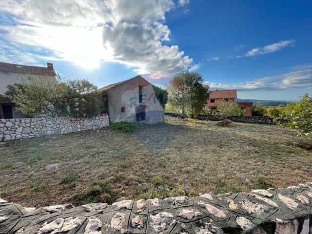 House in Dobrinj, Primorsko-Goranska Zupanija 12033124