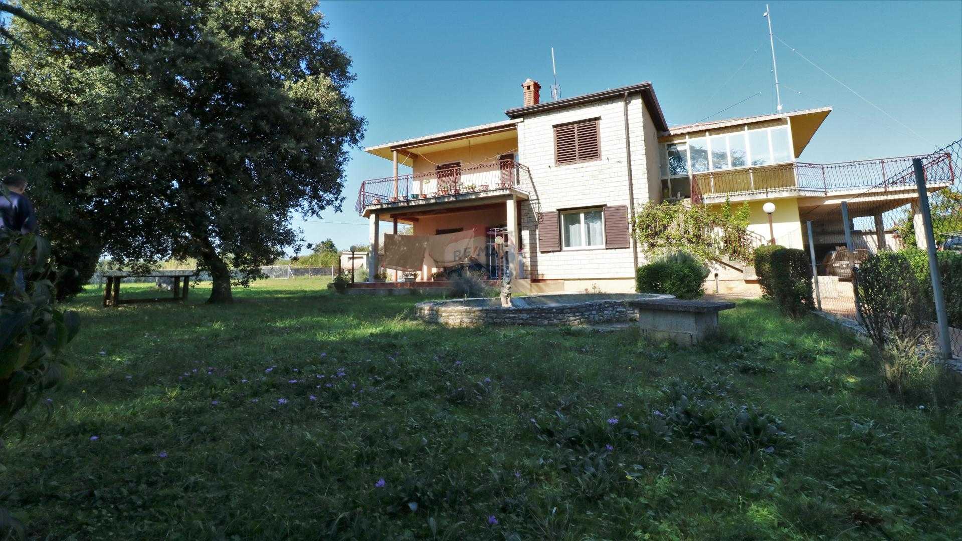 집 에 Brtonigla, Istarska županija 12033149