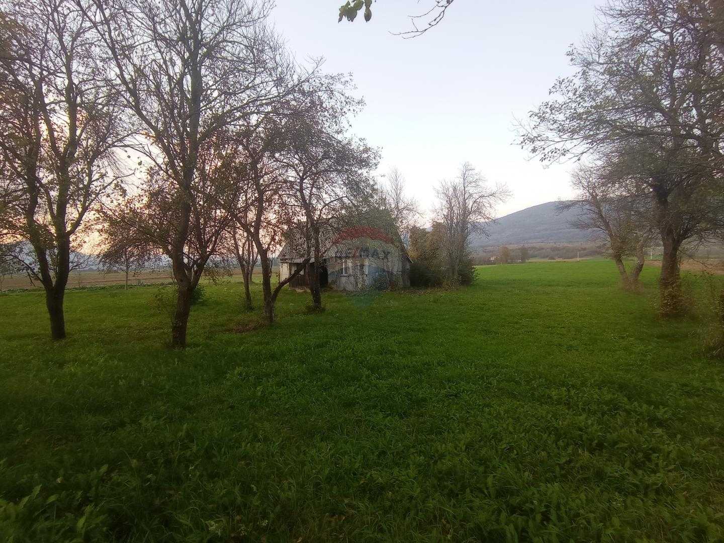 casa en Brlog, Ličko-senjska županija 12033192
