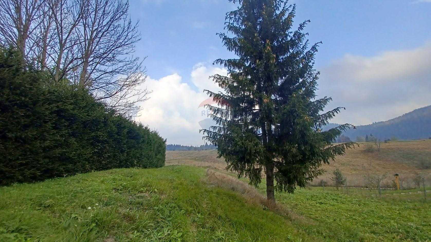 Land im Ravna Gora, Primorsko-Goranska Zupanija 12033204