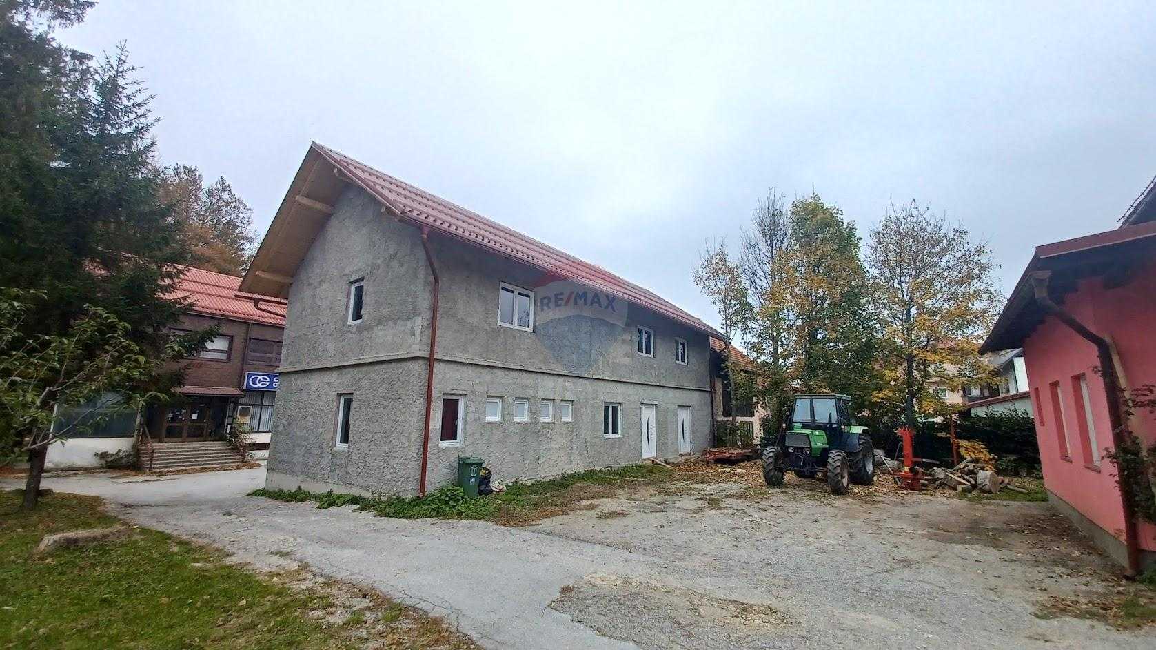 rumah dalam Delnice, Primorsko-Goranska Zupanija 12033220