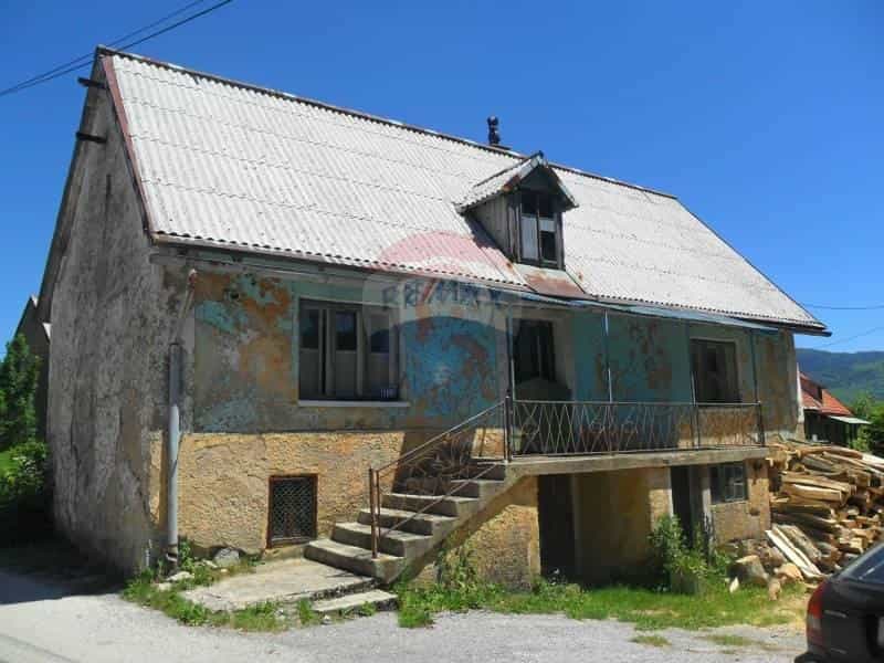 casa en Fuzine, Primorsko-Goranska Županija 12033304