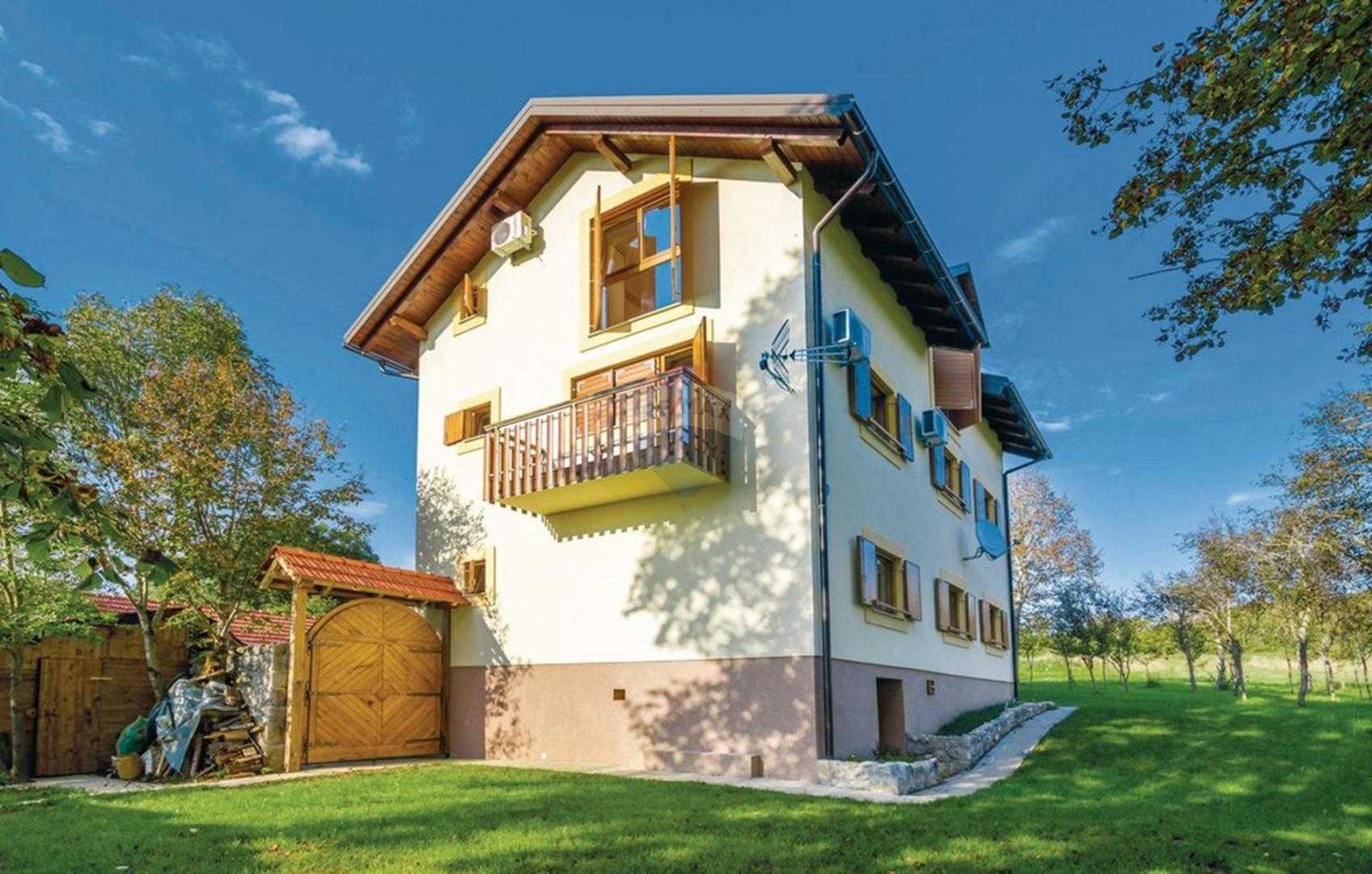 Huis in Plaski, Karlovacka Zupanija 12033405