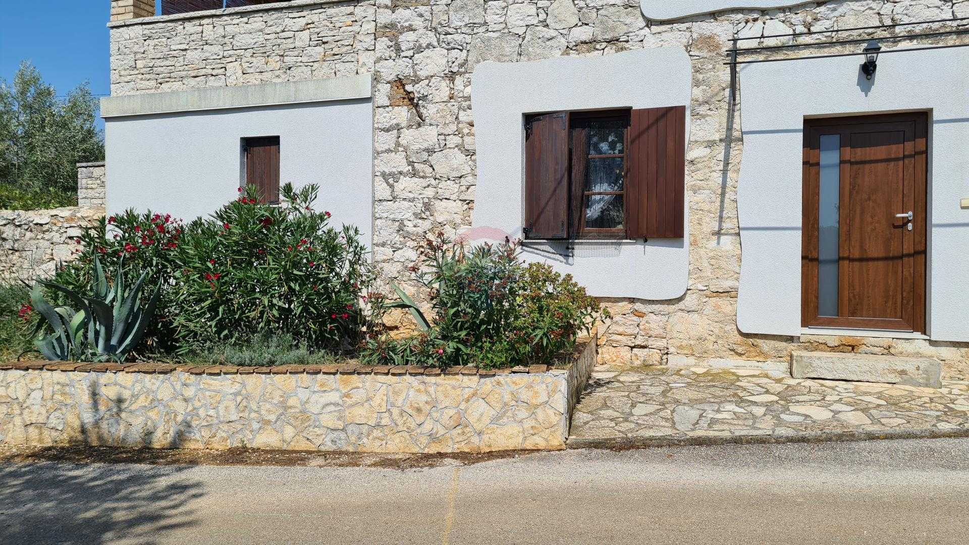 House in Funtana, Istarska Zupanija 12033470