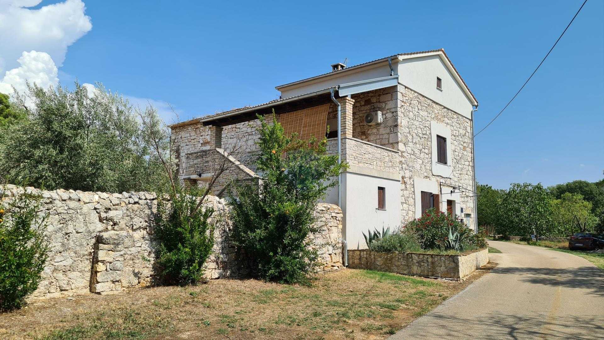 House in Mugeba, Istarska županija 12033470