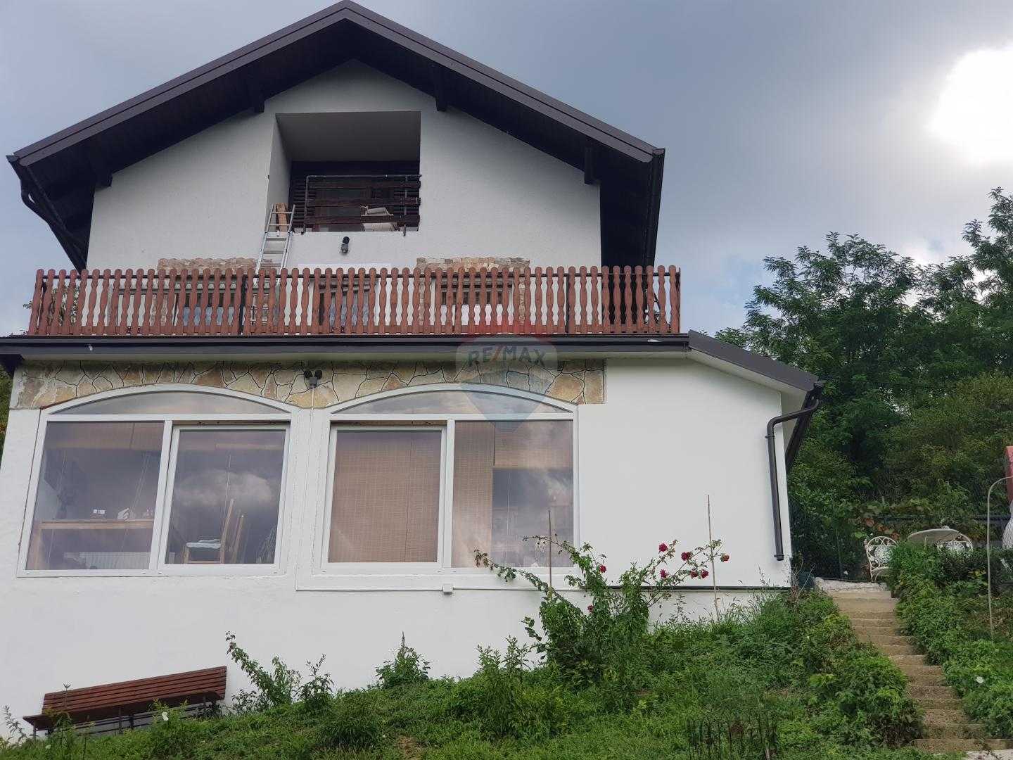 房子 在 Stubičke Toplice, Krapinsko-zagorska županija 12033474
