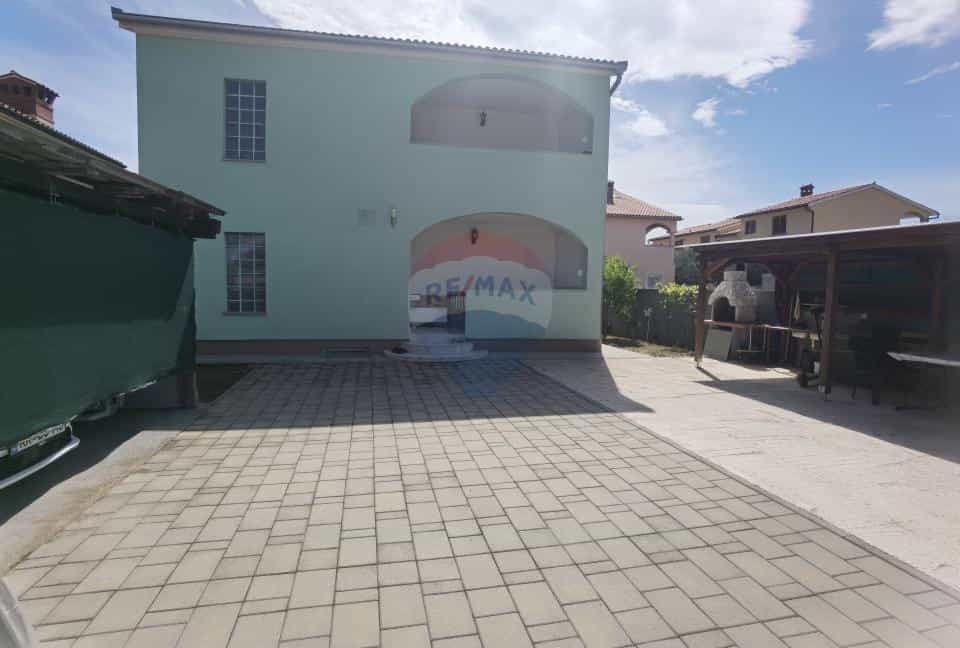 casa en Fazana, Istarska Županija 12033505
