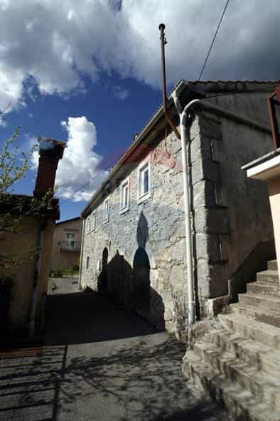 rumah dalam Matulji, Primorsko-Goranska Zupanija 12033577