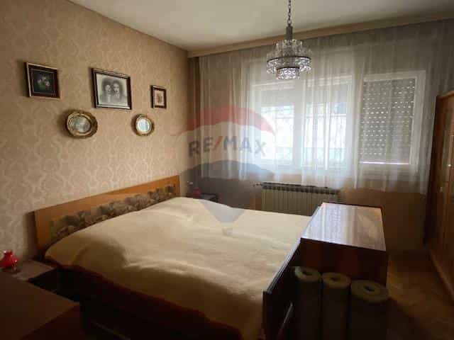 σπίτι σε Karlovac, Karlovačka županija 12033579