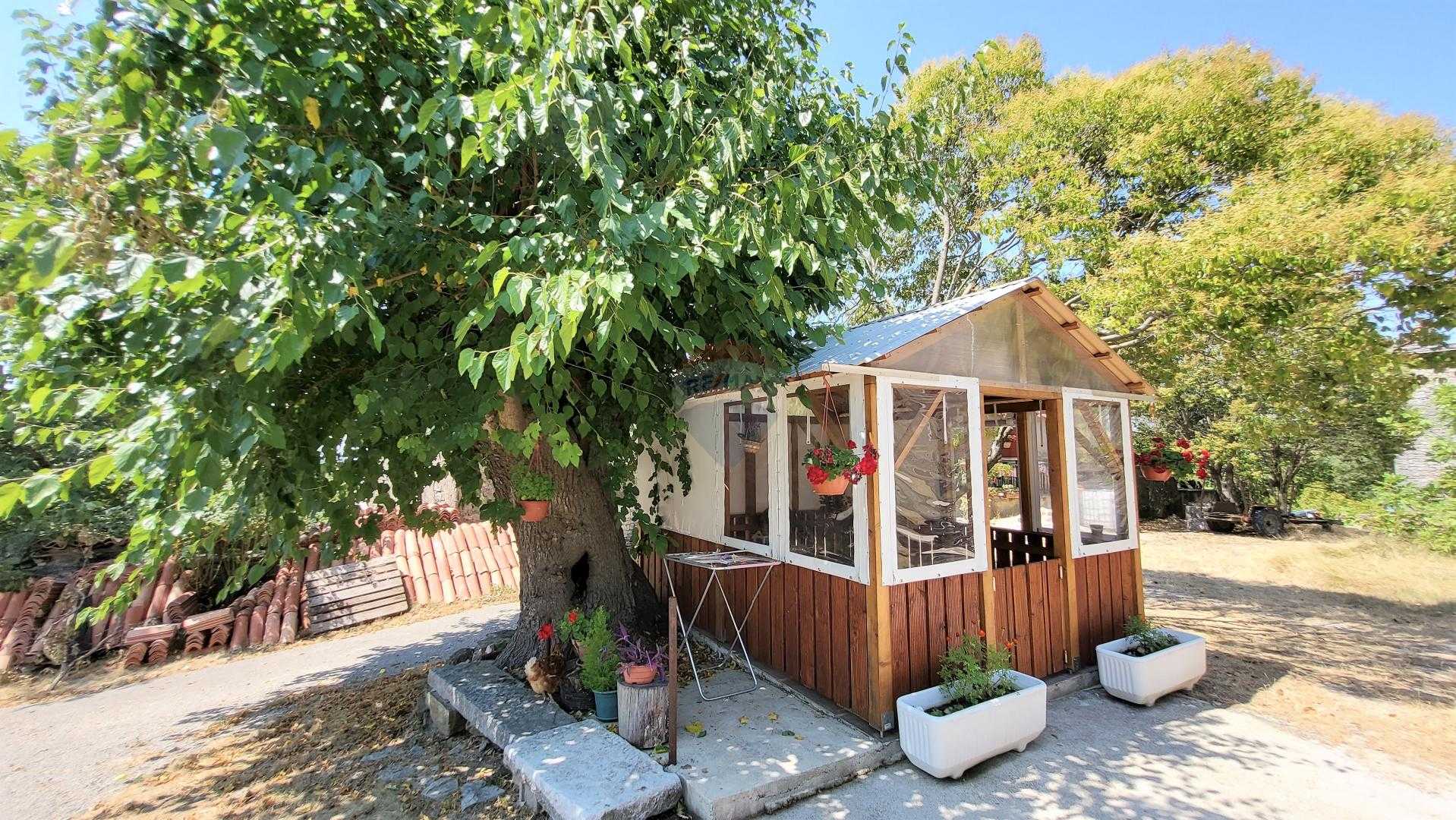 σπίτι σε Oprtalj, Istarska županija 12033631