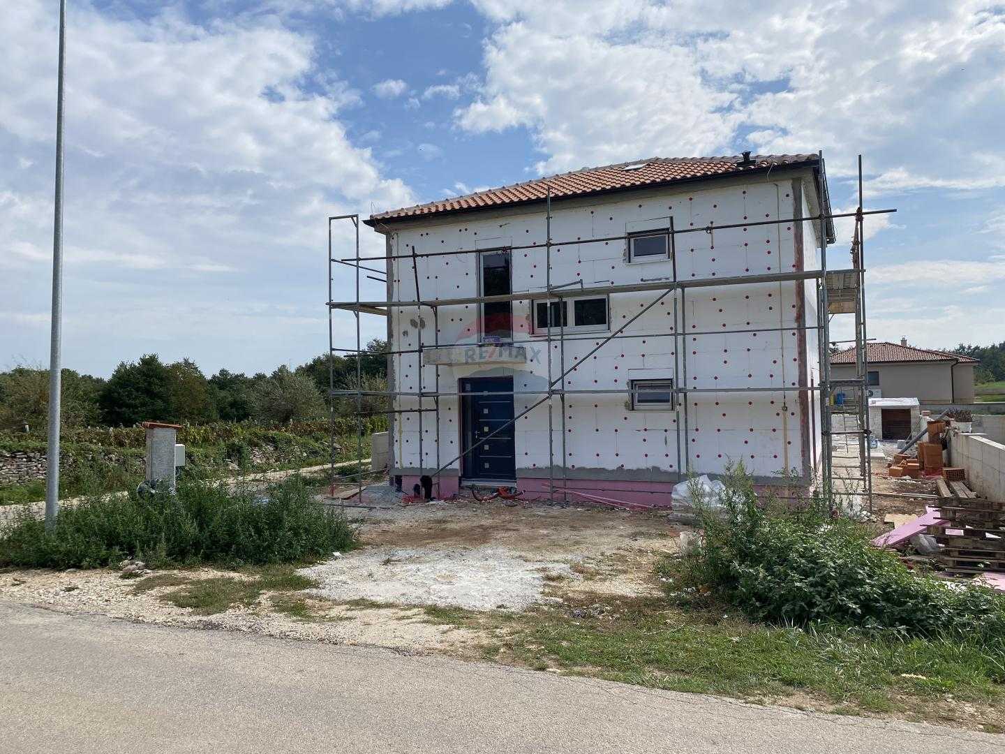 House in Svetvincenat, Istarska Zupanija 12033680