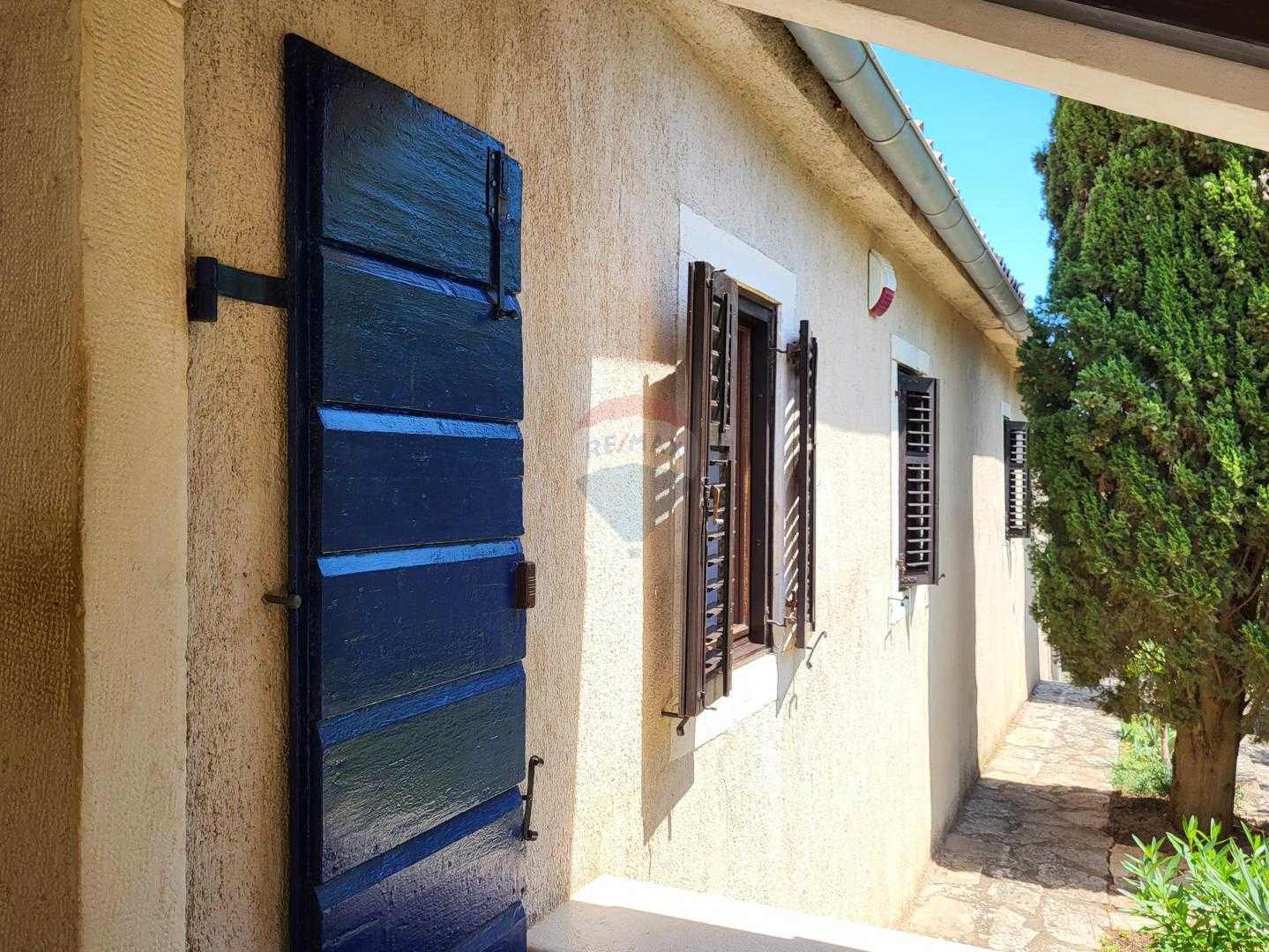 House in Pula, Istarska Zupanija 12033778