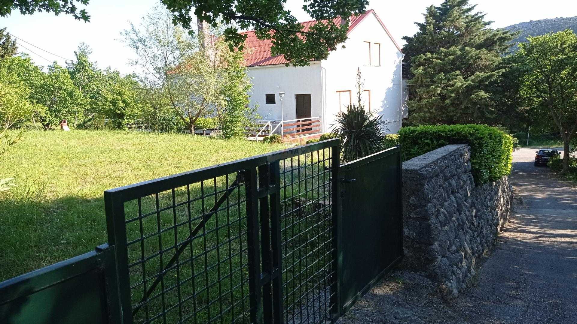 rumah dalam Bribir, Primorsko-goranska županija 12033998