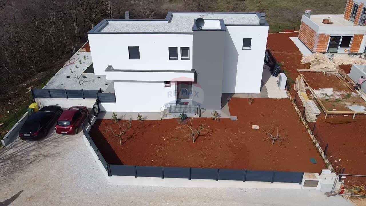 σπίτι σε Kaštelir, Istarska županija 12034128