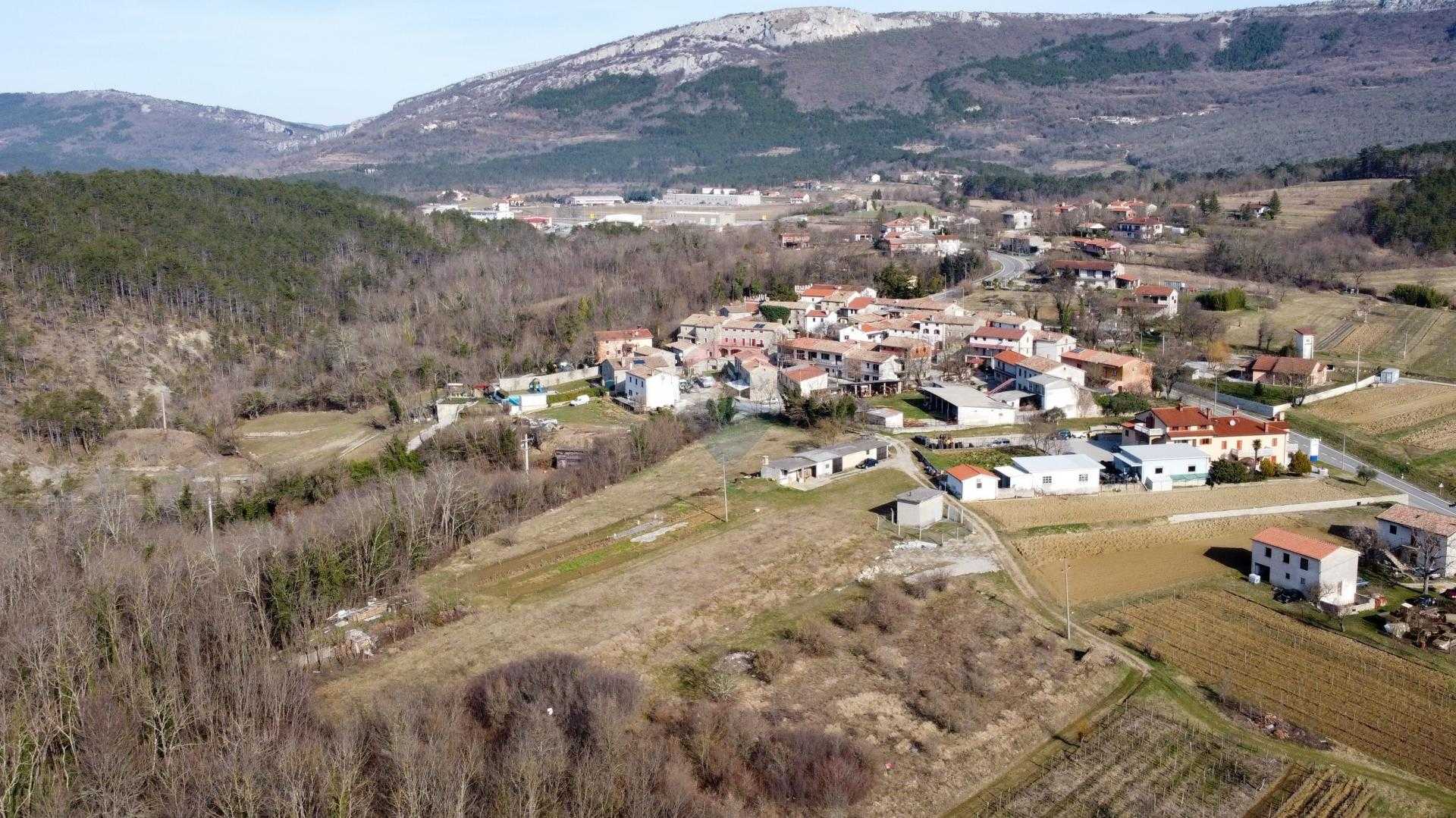 Land i Buzet, Istarska Zupanija 12034320
