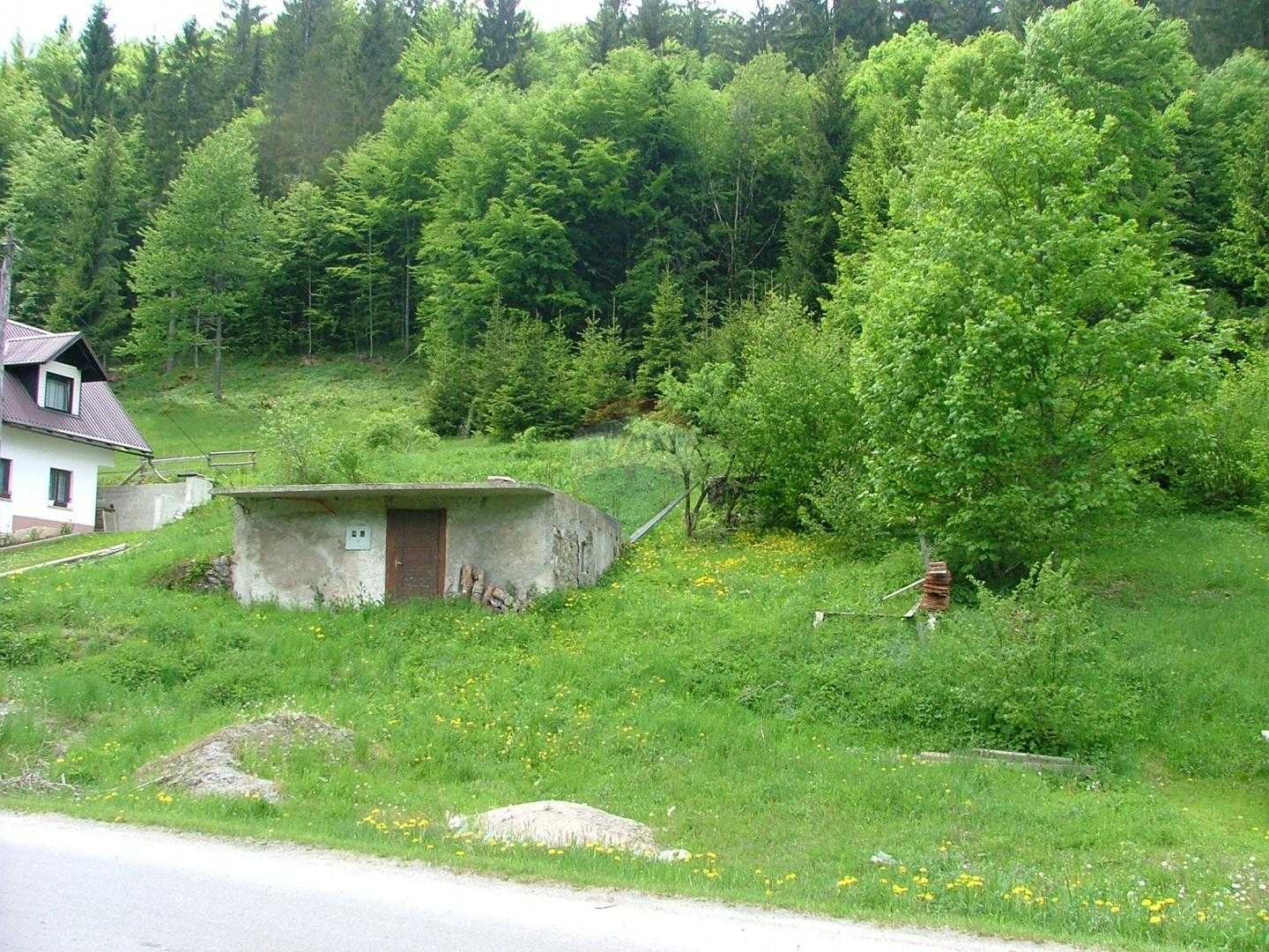 Maa sisään Hrib-Loški Potok, Loški Potok 12034487