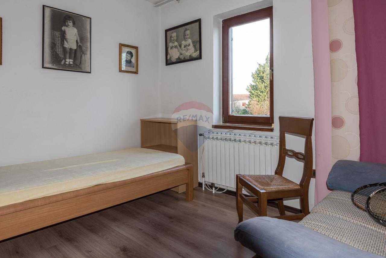 بيت في Kalac, Primorsko-goranska županija 12034488