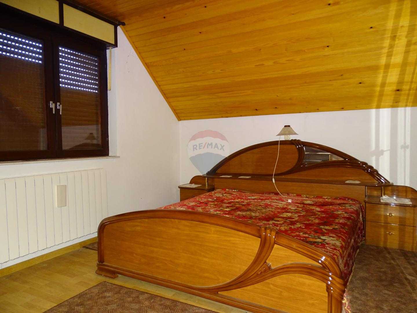 房子 在 Brod Moravice, Primorsko-goranska županija 12034642