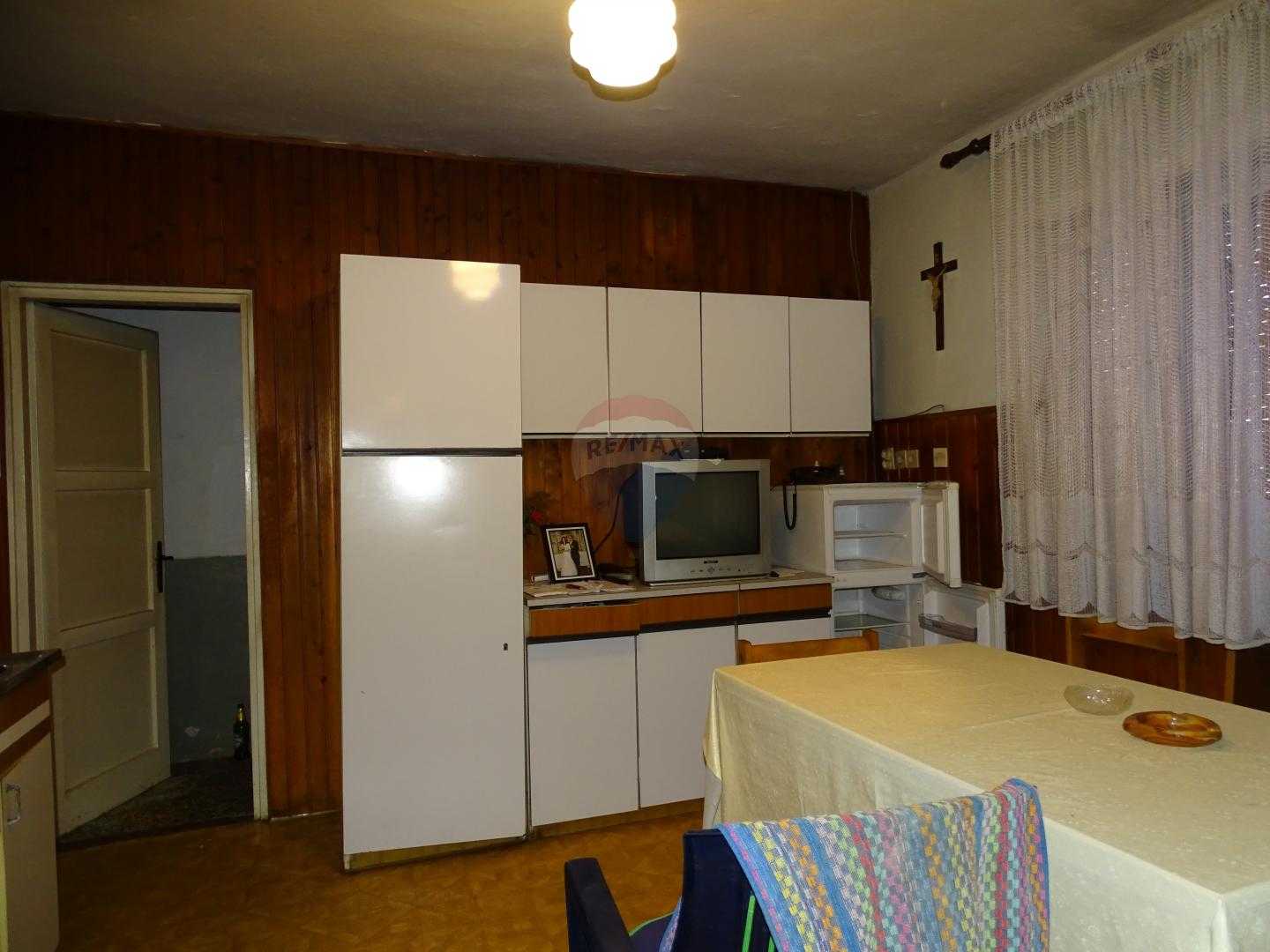 房子 在 Brod Moravice, Primorsko-goranska županija 12034643