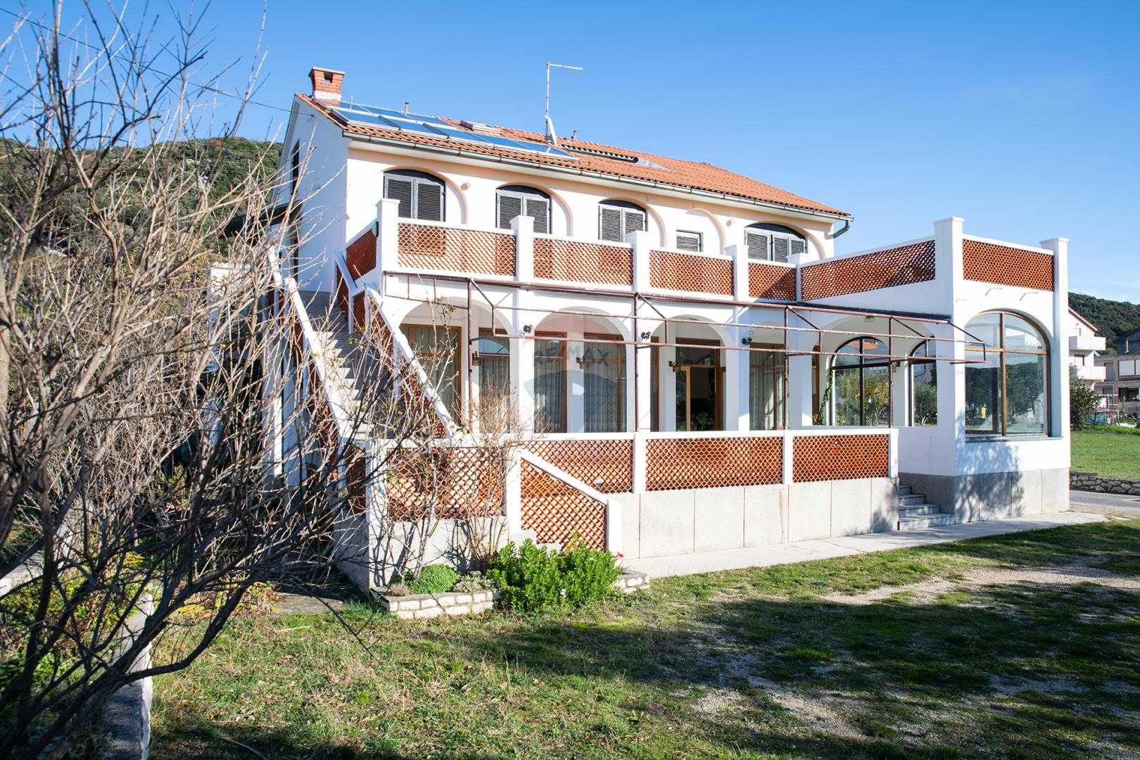 房子 在 Supetarska Draga, Primorsko-goranska županija 12034662