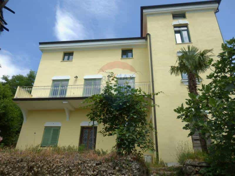 casa en Opatija, Primorsko-goranska županija 12034732