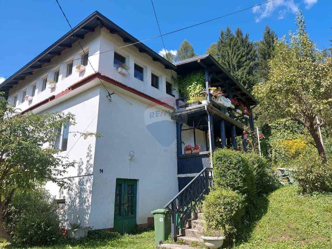 房子 在 Moravice, Primorsko-goranska županija 12034818