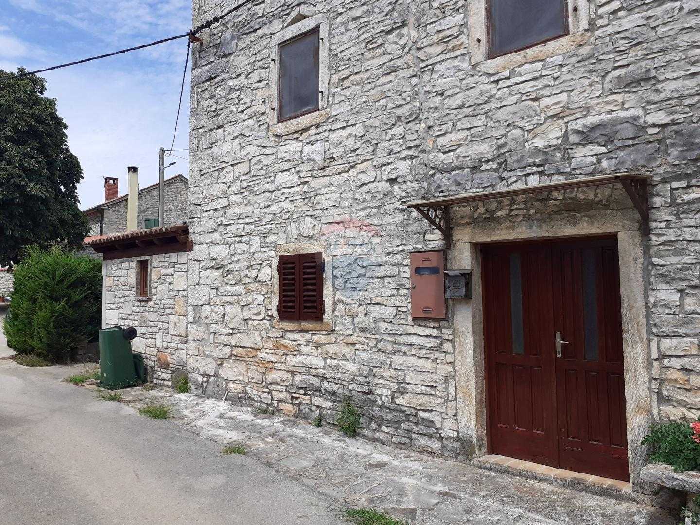 House in Plovanija, Istarska Zupanija 12034821