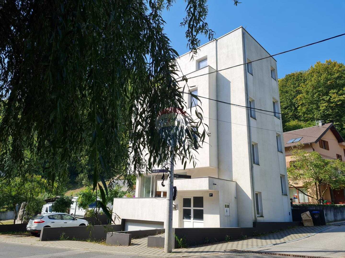 Dom w Bijenik, Zagreb, Grad 12034876