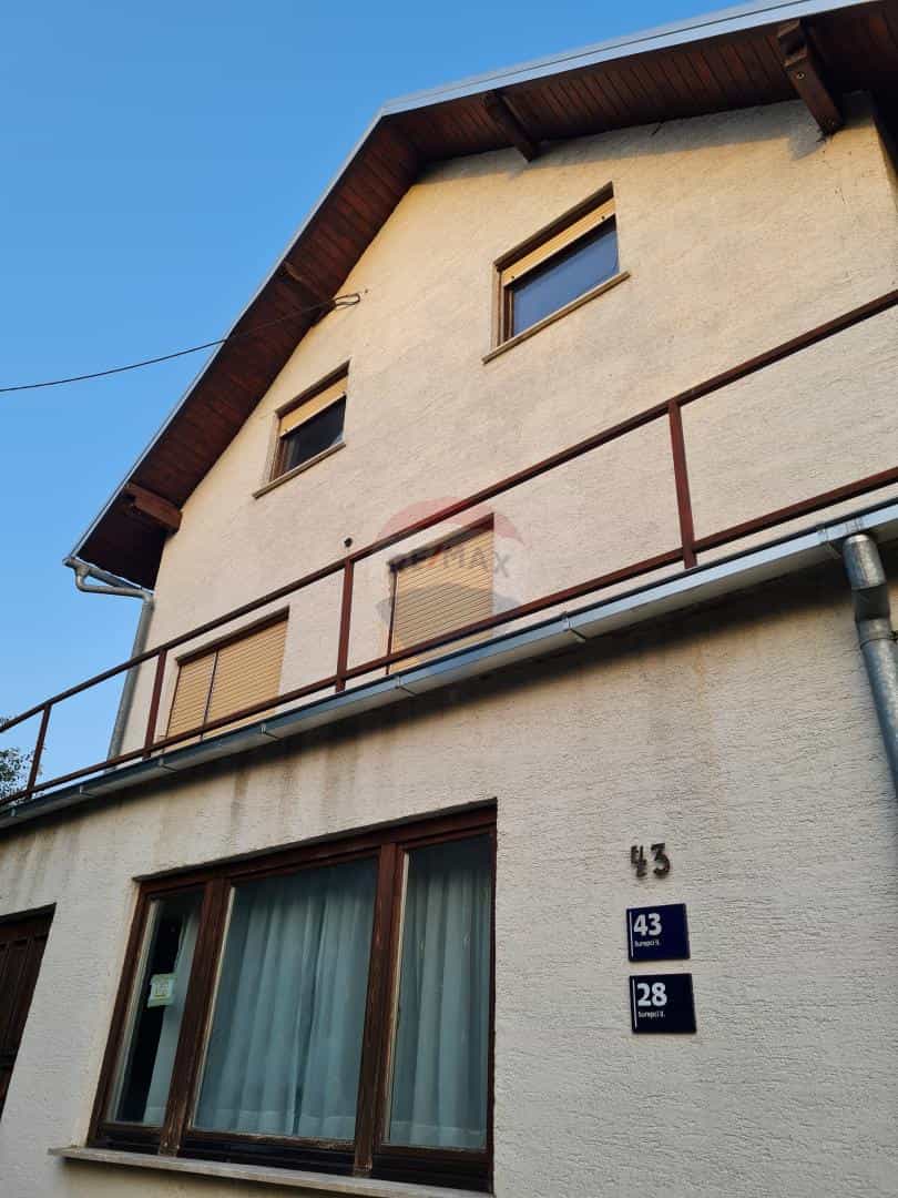 жилой дом в Cucerje, Zagreb, Grad 12034881
