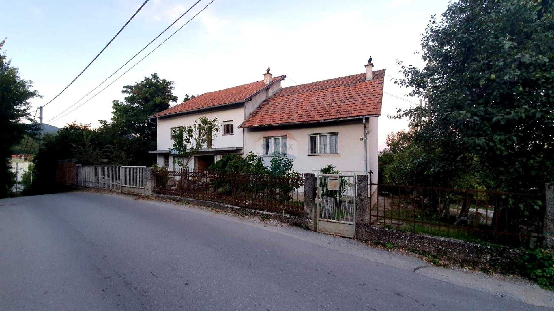 Huis in Sestine, Zagreb, grad 12034915