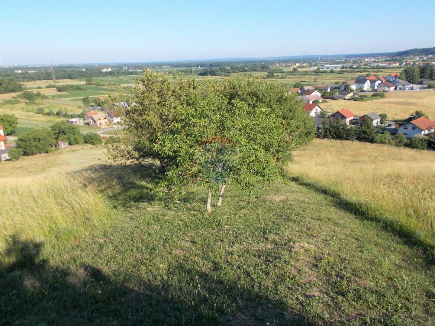 الأرض في Kalinovica, Zagrebacka Zupanija 12034945