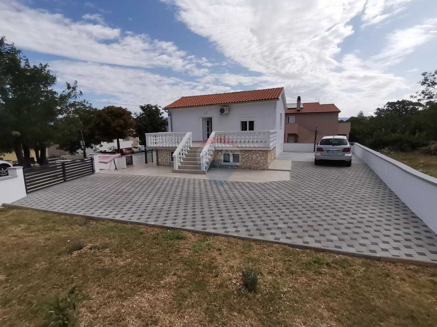 Rumah di Dobrinj, Primorsko-Goranska Zupanija 12034946